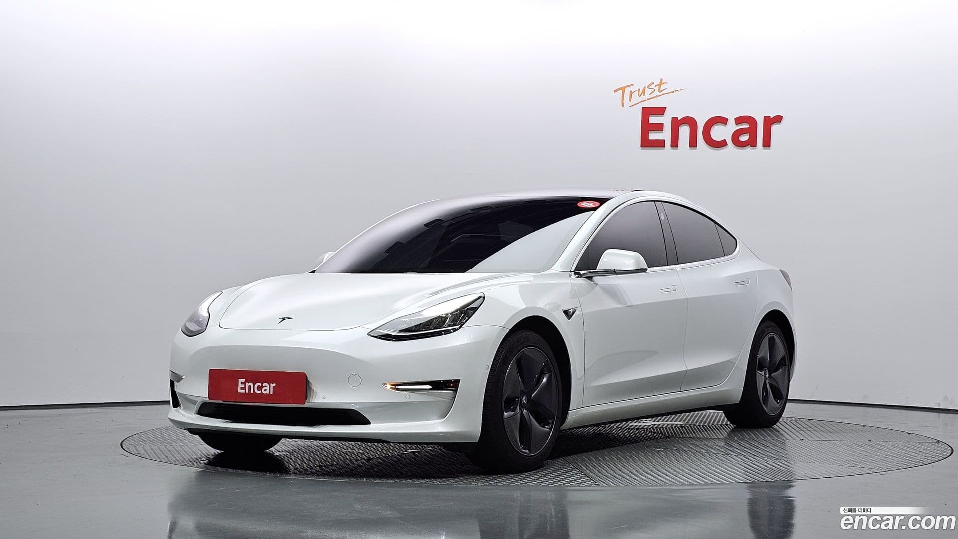 Main__Slider__Photo:Model 3 Tesla 2020.10-0