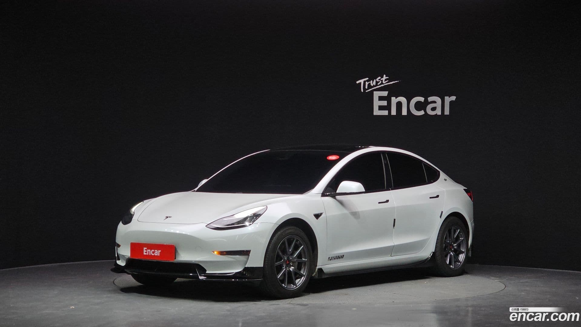 Main__Slider__Photo:Model 3 Tesla 2020.7-0