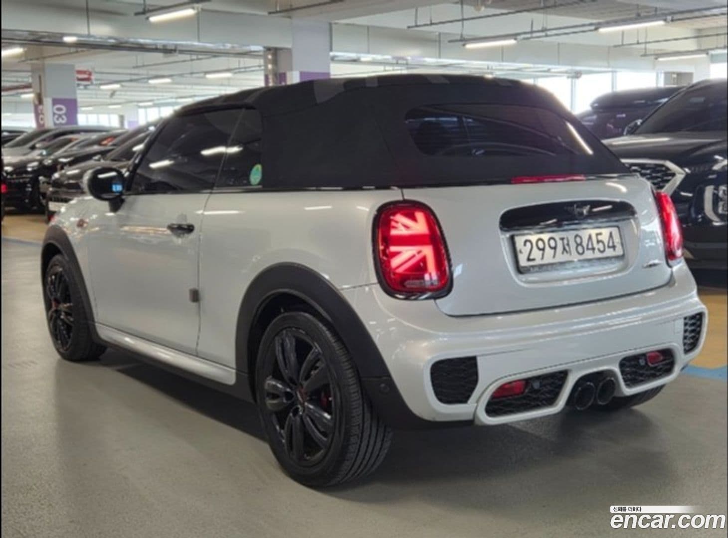 Main__Slider__Photo:Cooper Convertible Mini 2021.0-0