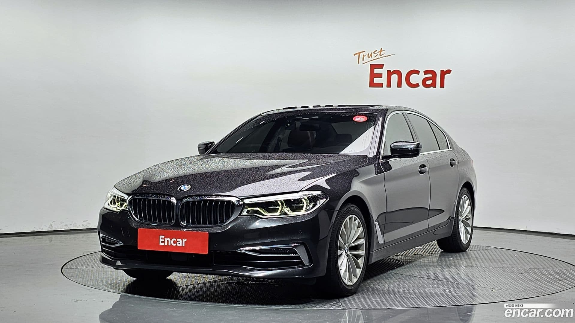 Main__Slider__Photo:5-Series BMW 2019.7-0