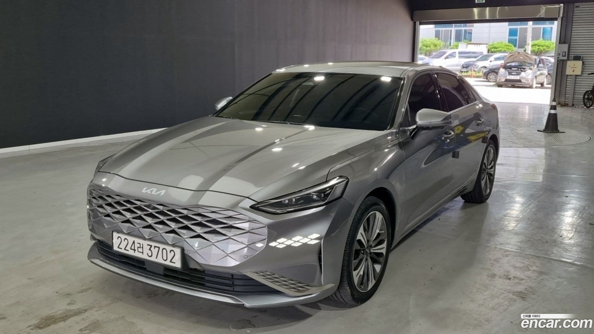Main__Slider__Photo:K8 Kia 2021.8-0