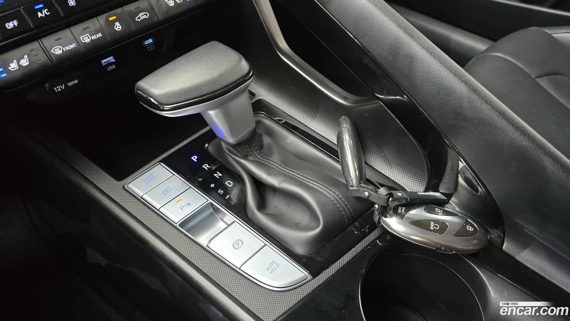 AVANTE Hyundai 2023.10-INNER-009