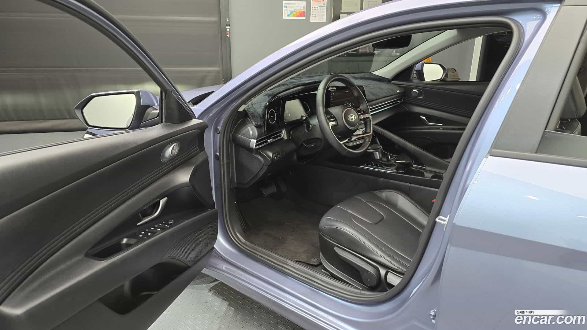 AVANTE Hyundai 2023.10-INNER-010