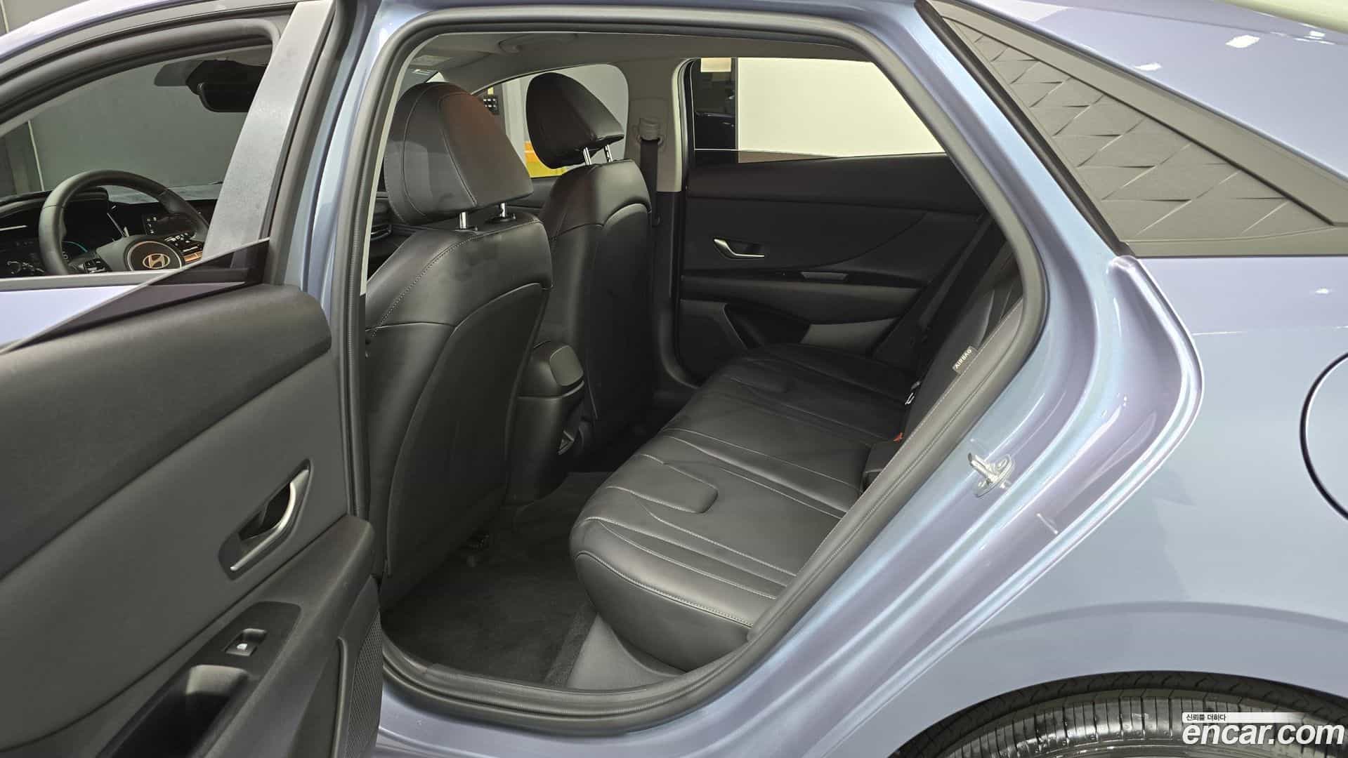AVANTE Hyundai 2023.10-OPTION-015
