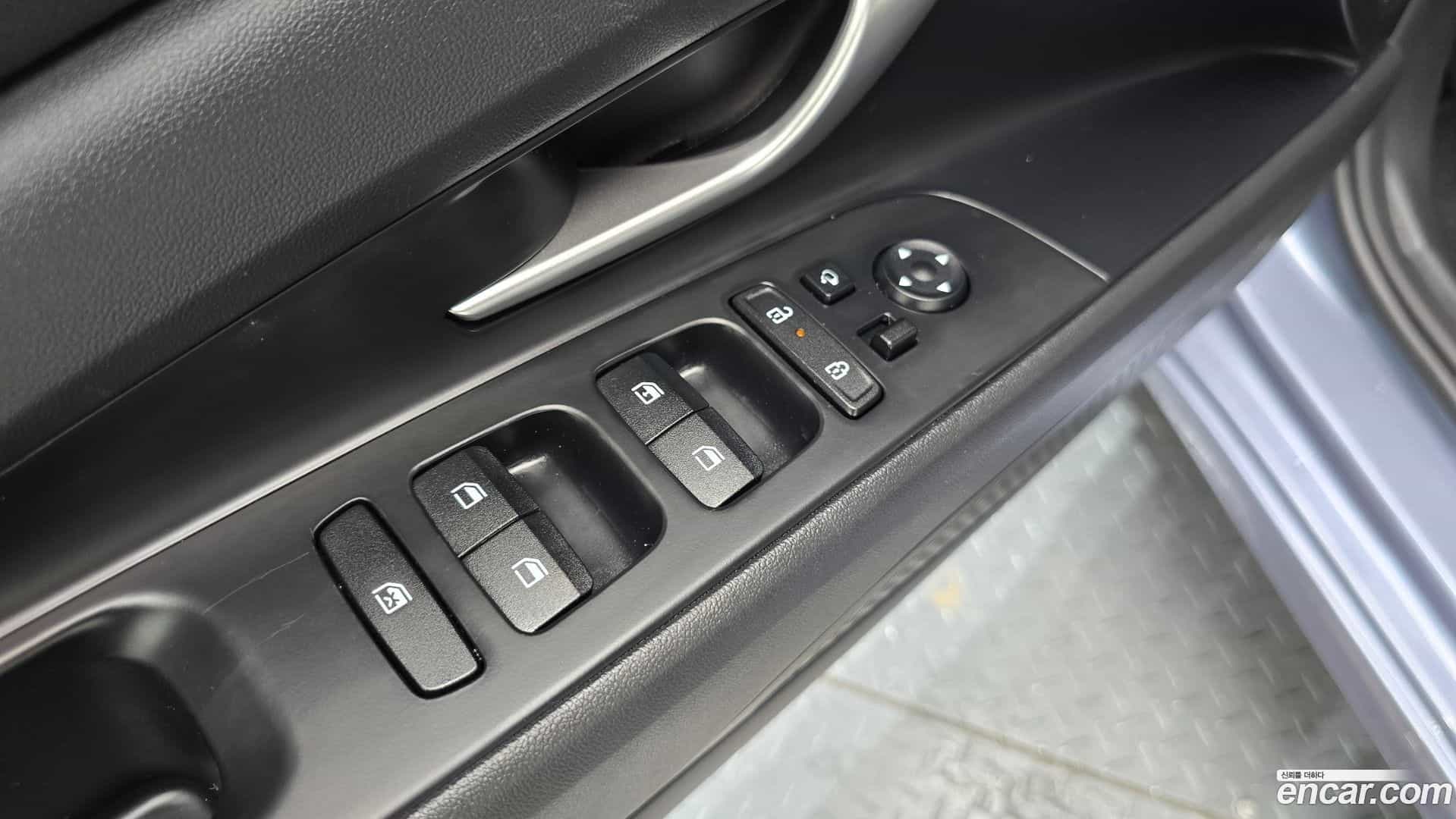 AVANTE Hyundai 2023.10-OPTION-018