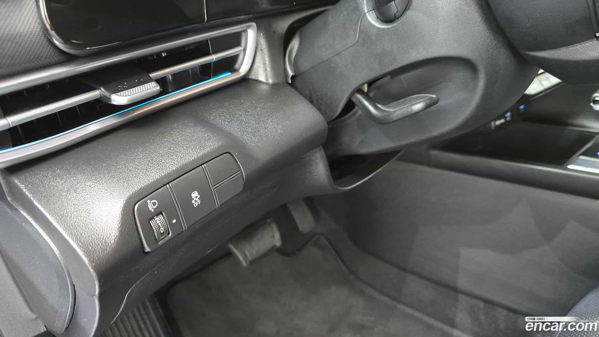 AVANTE Hyundai 2023.10-OPTION-019