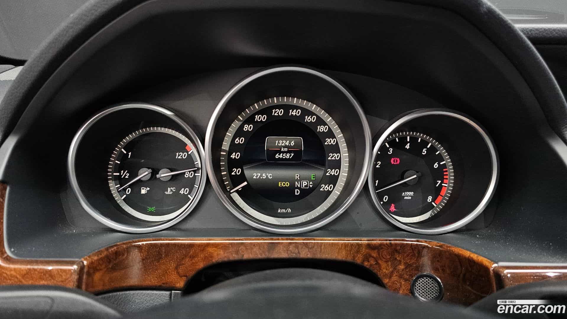 E-Class Mercedes-Benz 2013.7-INNER-008