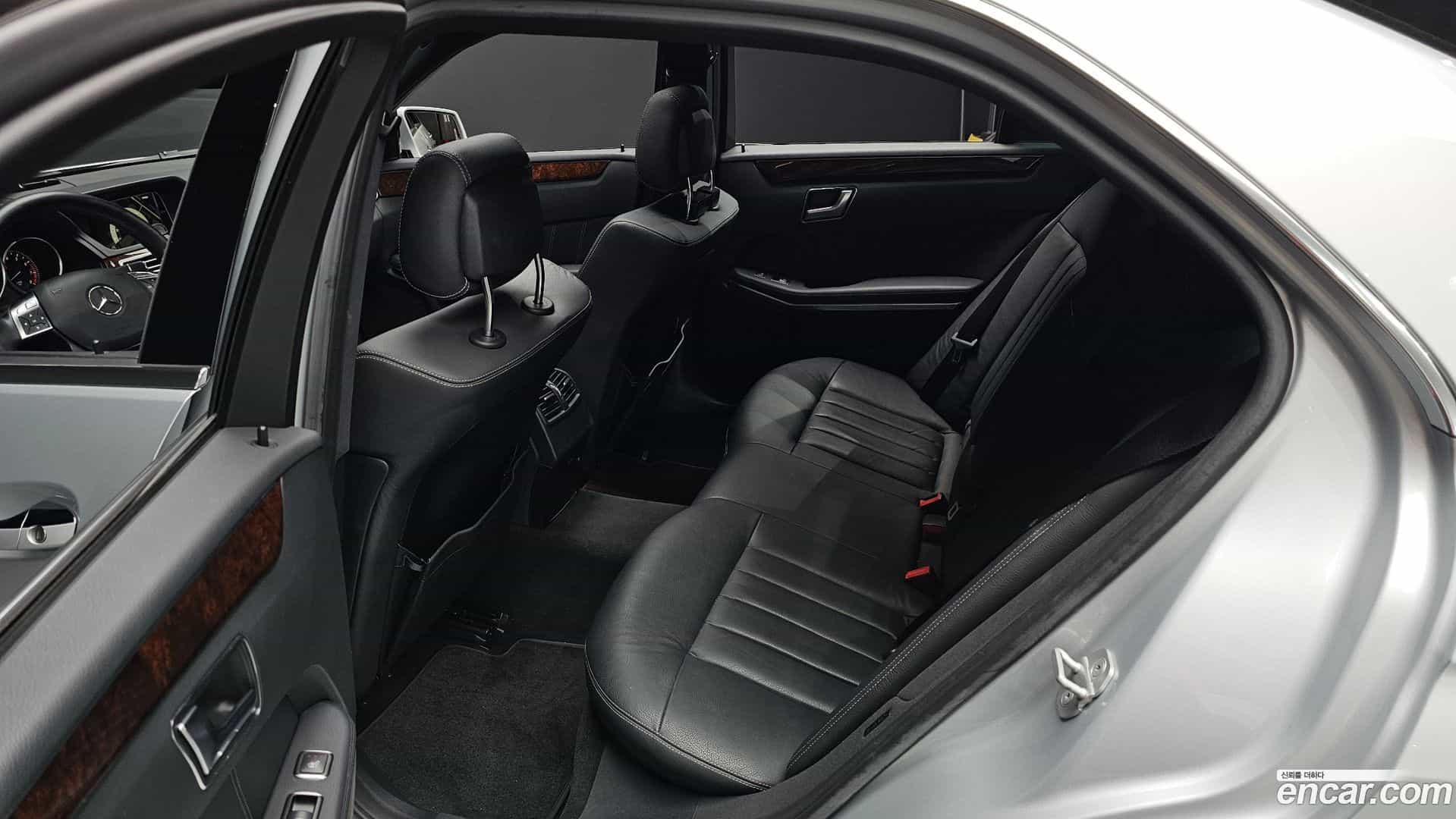 E-Class Mercedes-Benz 2013.7-OPTION-016