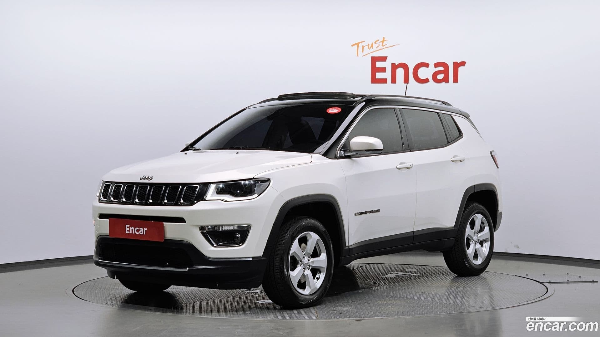 Main__Slider__Photo:Compass Jeep 2018.7-0