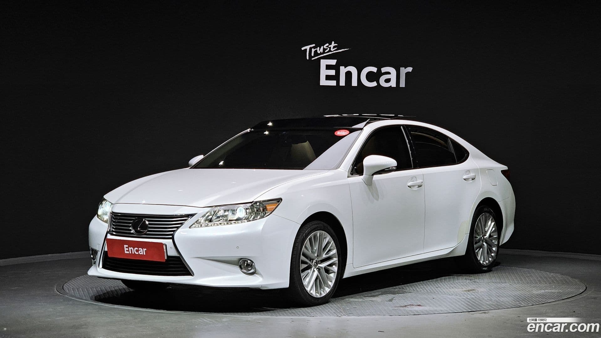 Main__Slider__Photo:ES Lexus 2012.10-0