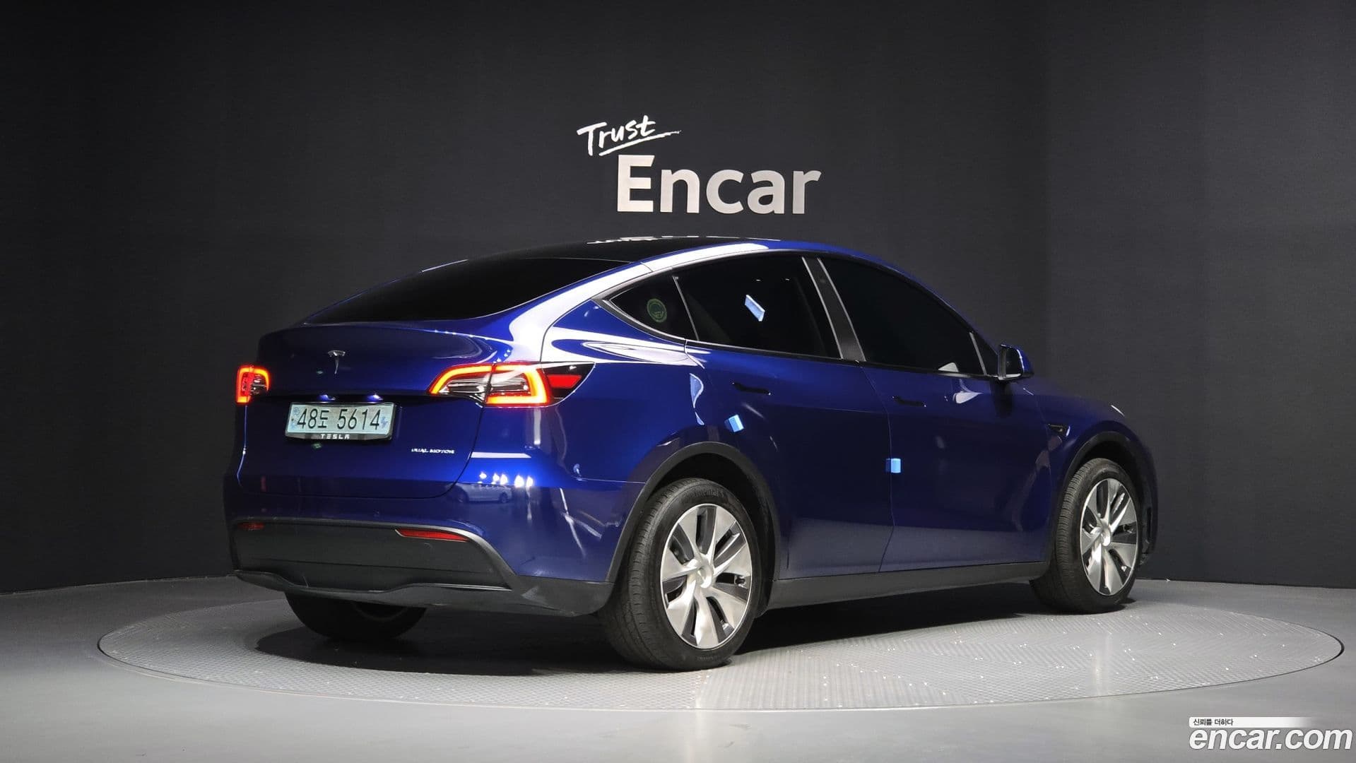 Main__Slider__Photo:Model Y Tesla 2022.7-0