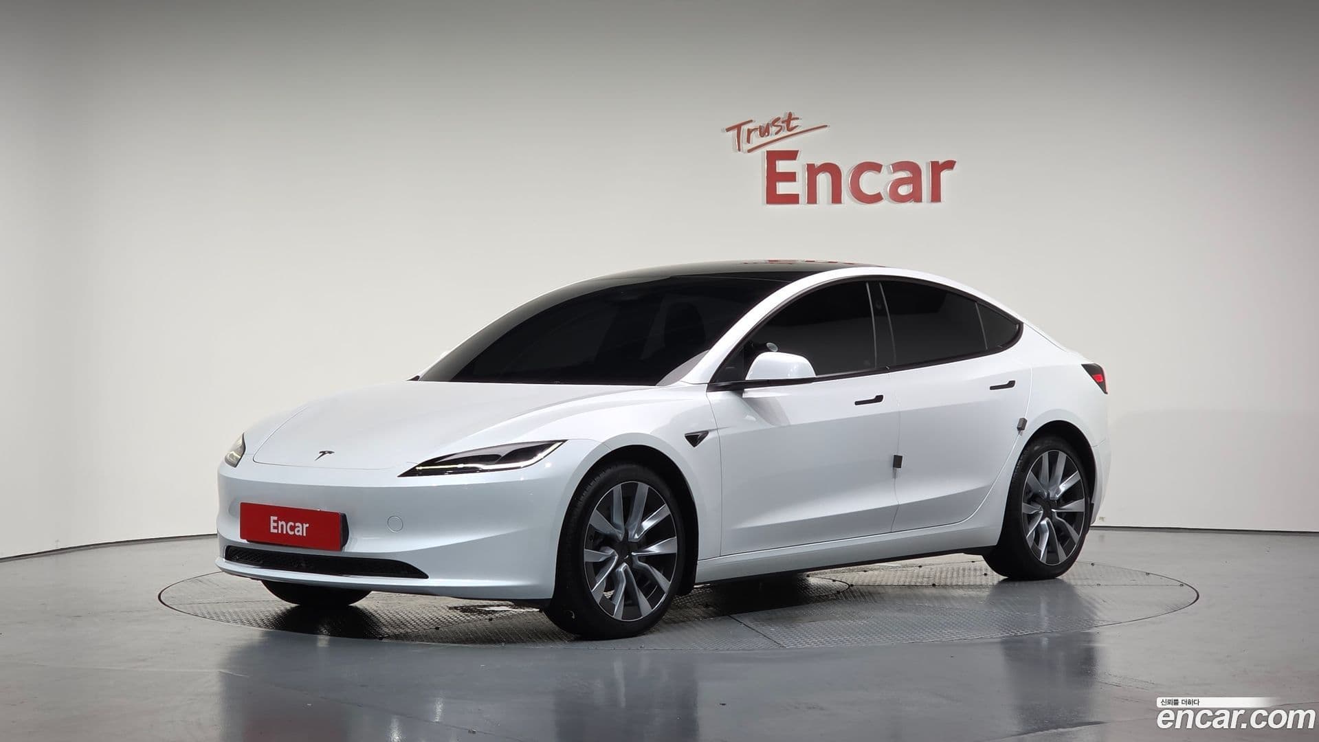 Main__Slider__Photo:Model 3 Tesla 2024.11-0