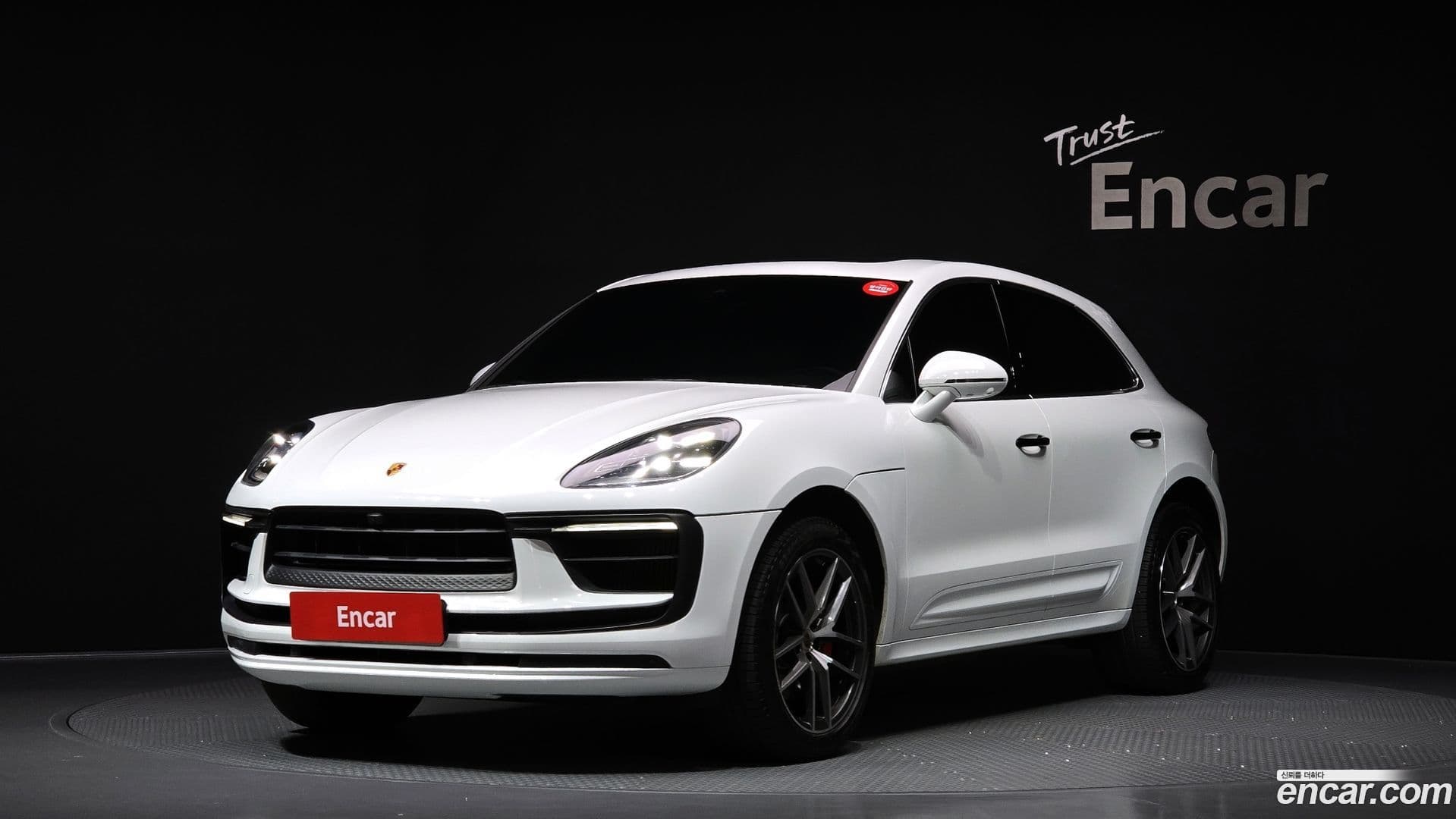 Main__Slider__Photo:Macan Porsche 2022.2-0