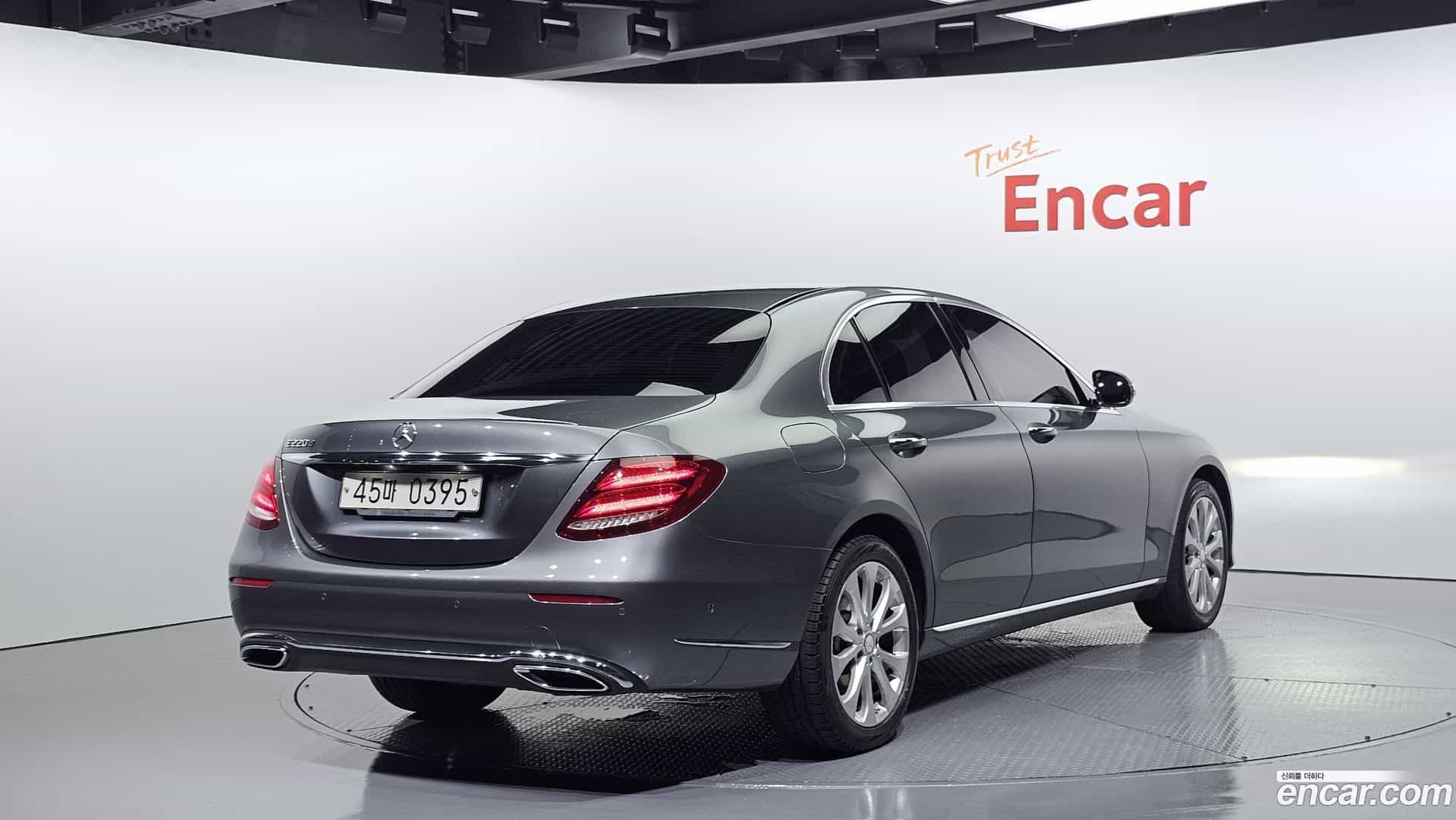E-Class Mercedes-Benz 2016.8-OUTER-002
