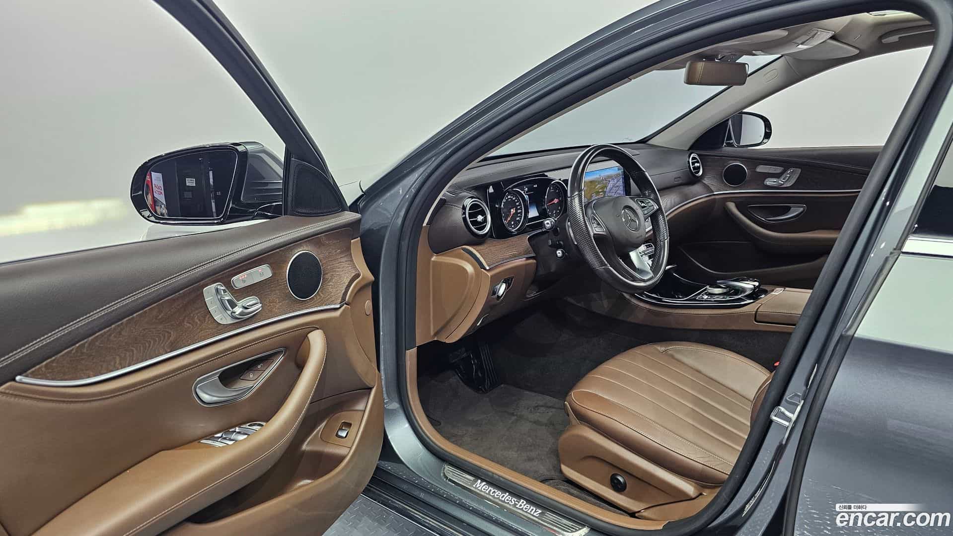 E-Class Mercedes-Benz 2016.8-INNER-010