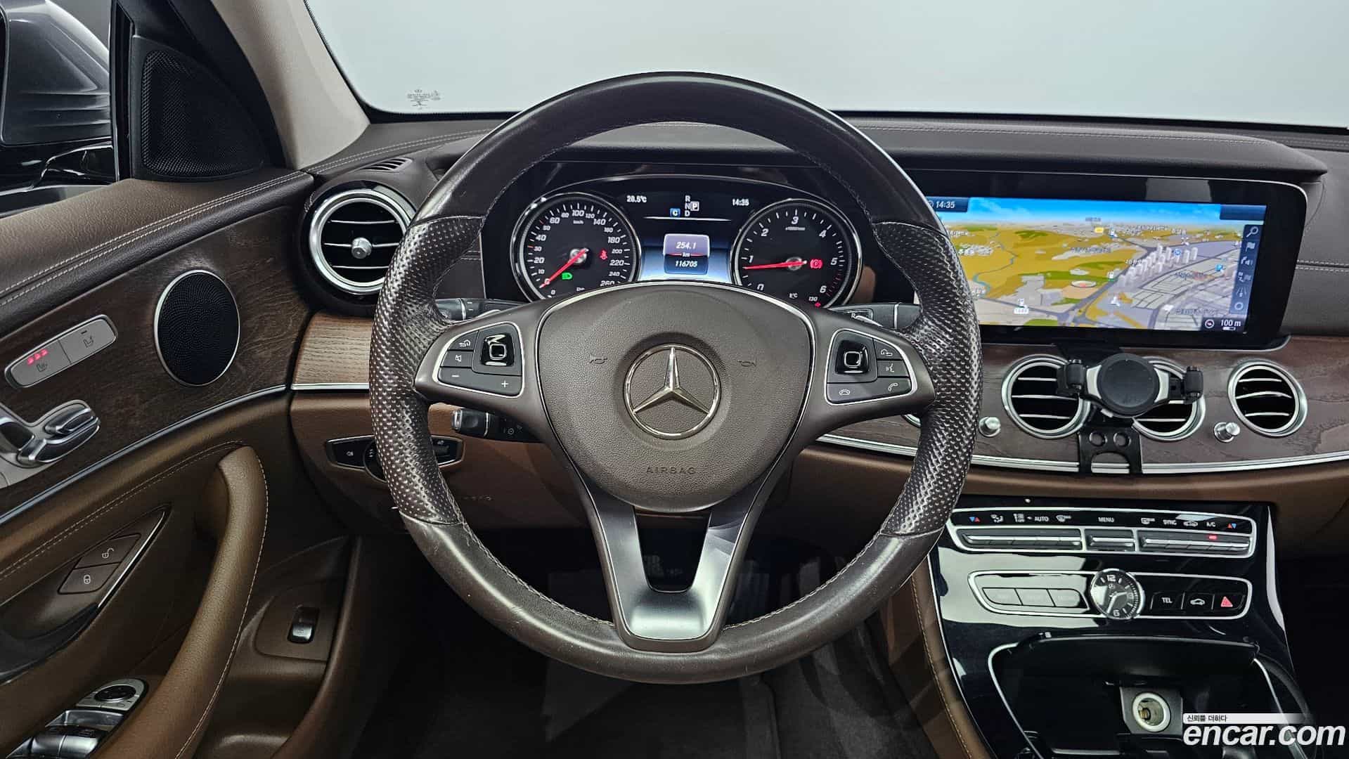 E-Class Mercedes-Benz 2016.8-OPTION-019