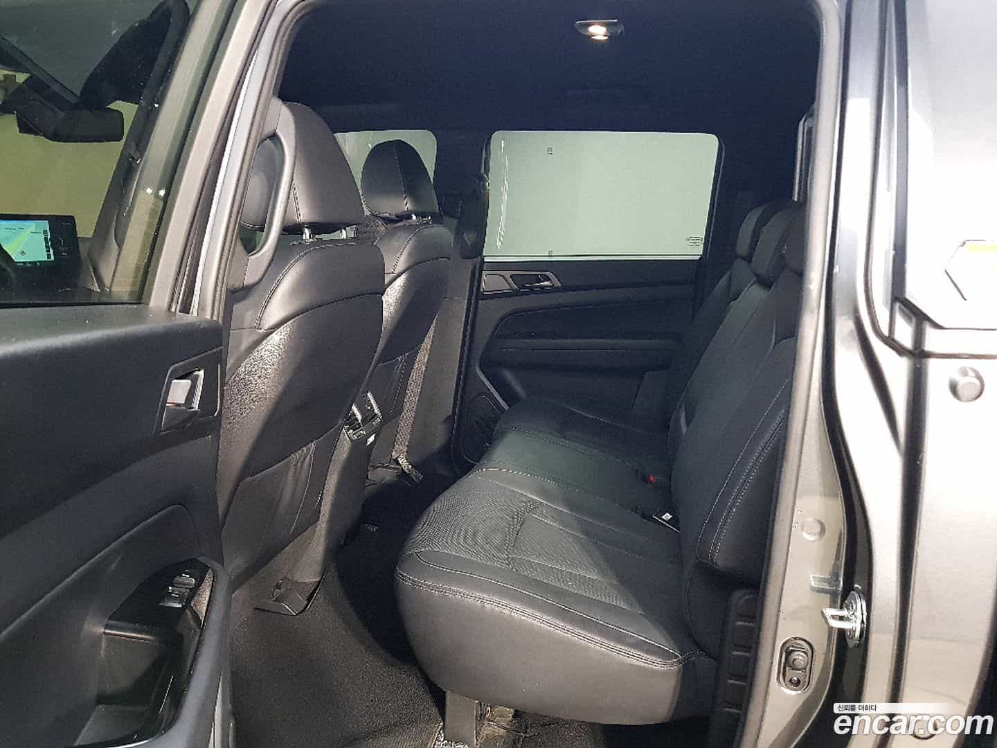Rexton KG Mobility 2023.8-INNER-009