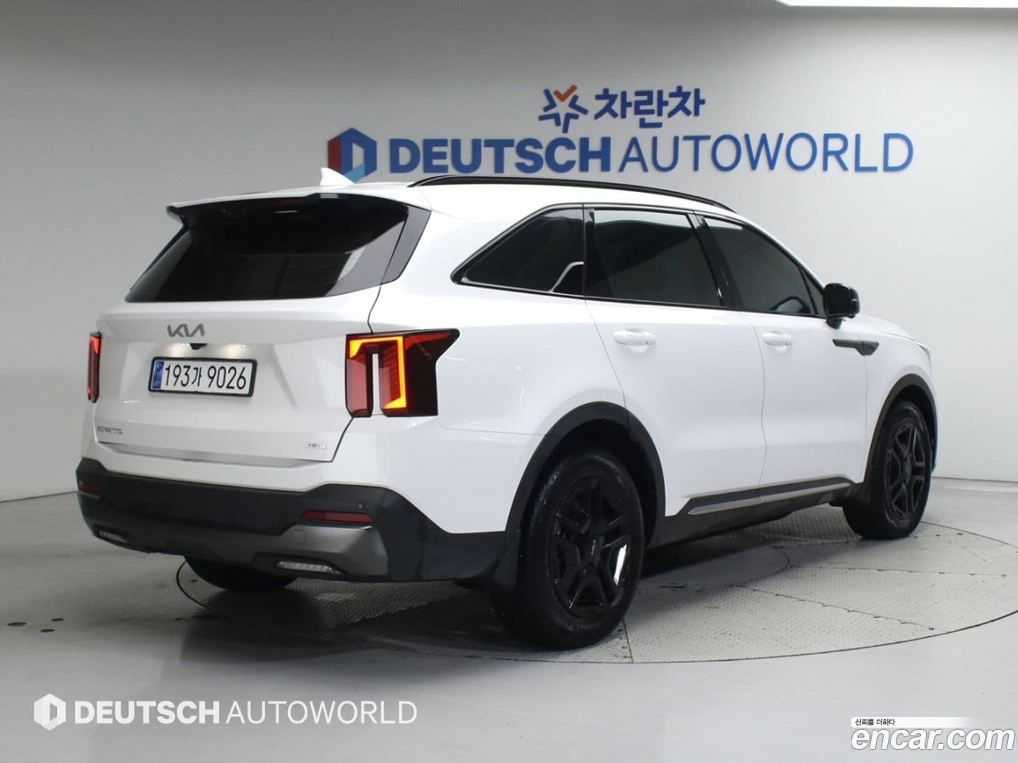 Main__Slider__Photo:Sorento Kia 2023.8-0