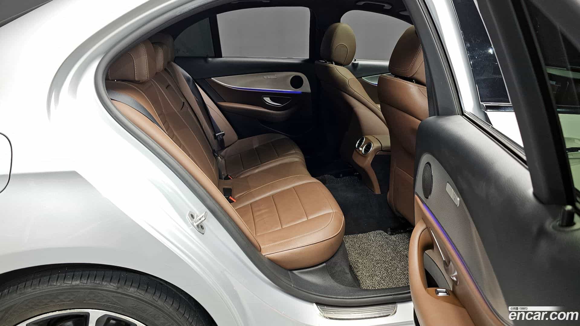 E-Class Mercedes-Benz 2020.5-OPTION-016