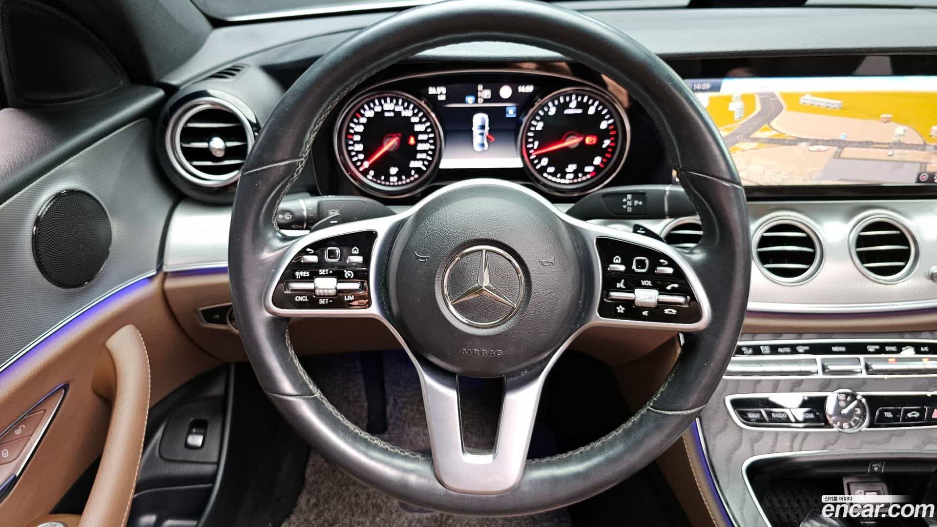 E-Class Mercedes-Benz 2020.5-OPTION-017