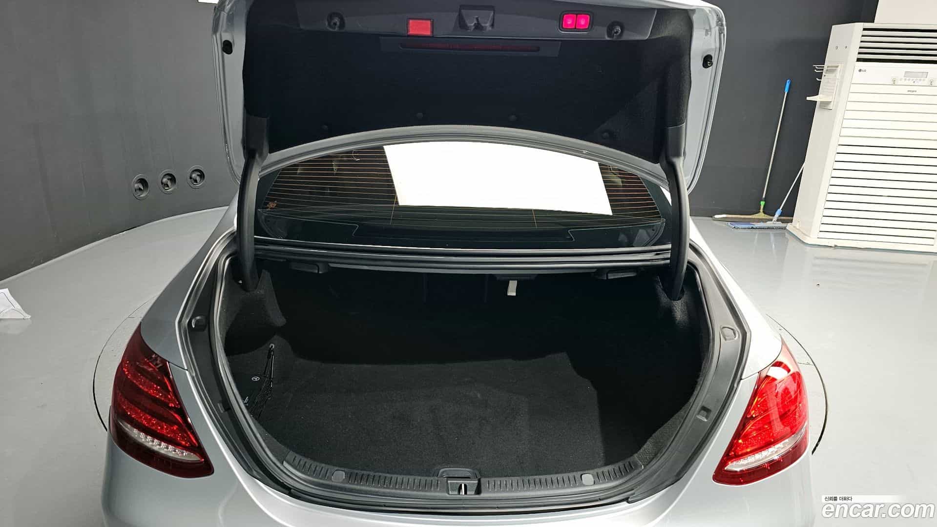 E-Class Mercedes-Benz 2020.5-OPTION-024