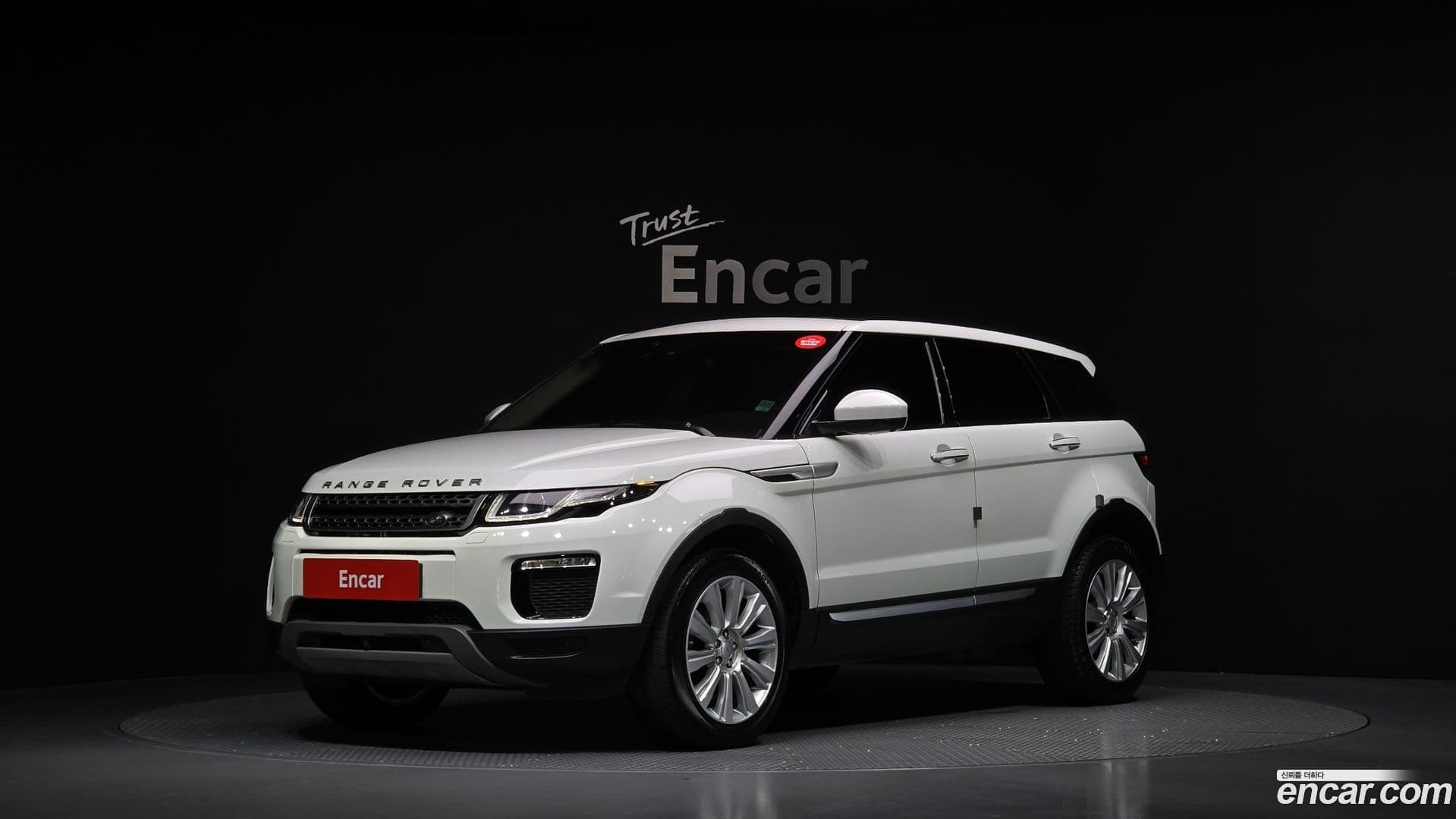 Main__Slider__Photo:Range Rover Evoque Land Rover 2018.5-0