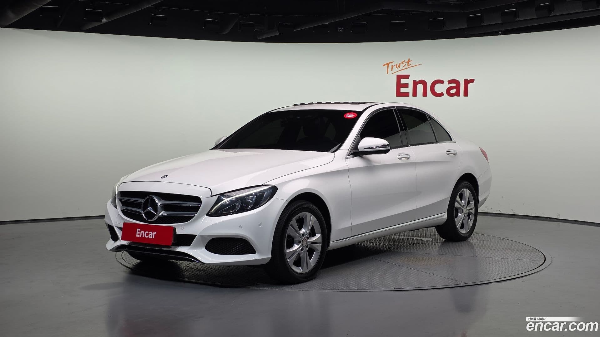 Main__Slider__Photo:C-Class Mercedes-Benz 2015.11-0