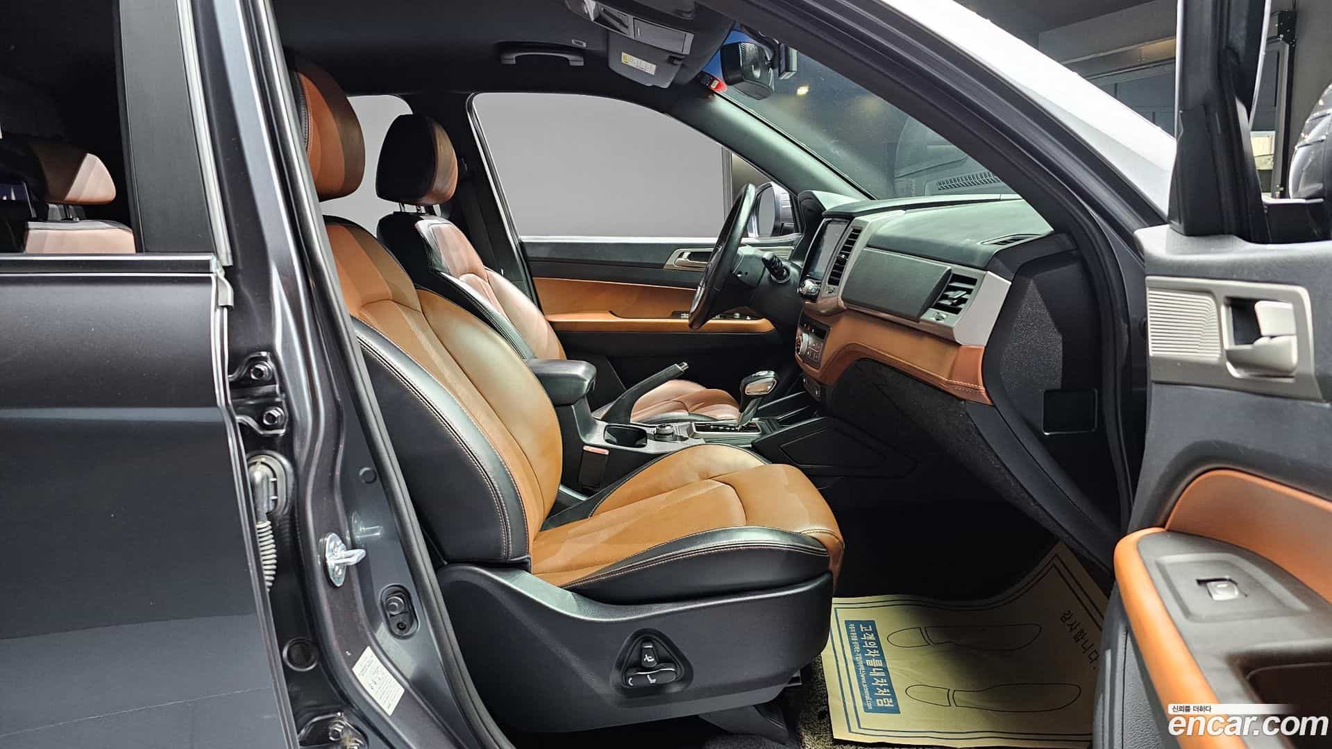 Rexton KG Mobility 2018.2-INNER-010