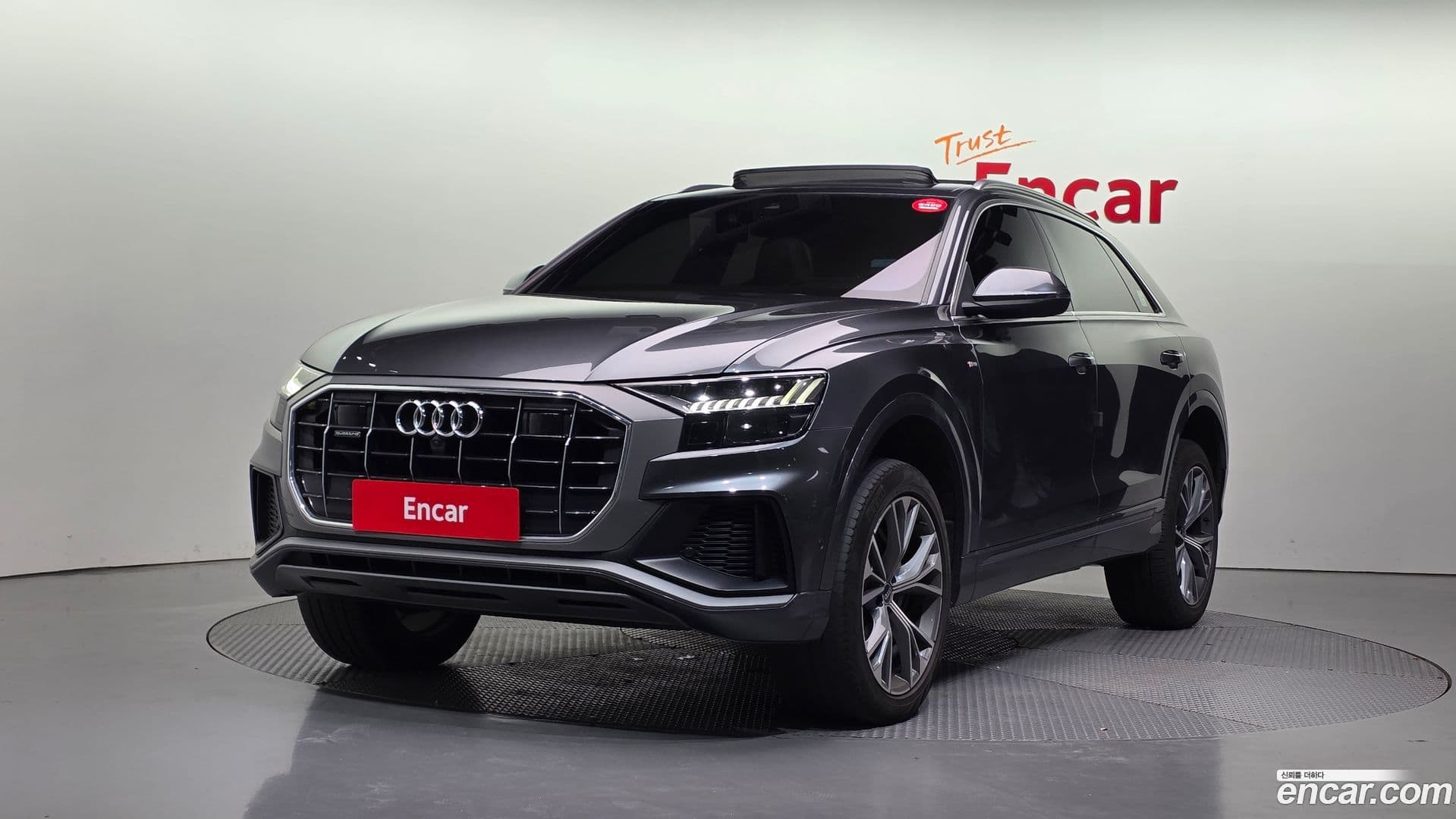 Main__Slider__Photo:Q8 Audi 2021.7-0