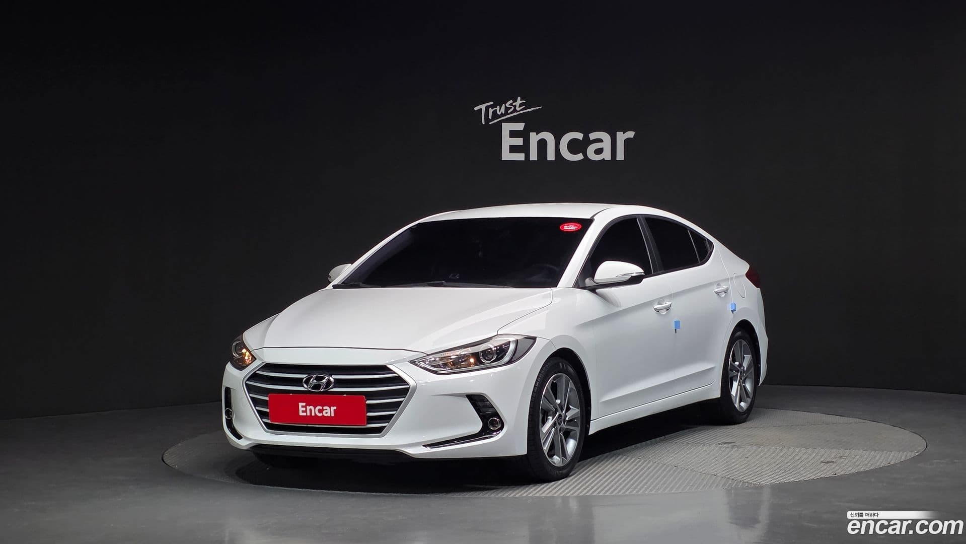 Main__Slider__Photo:AVANTE Hyundai 2017.2-0