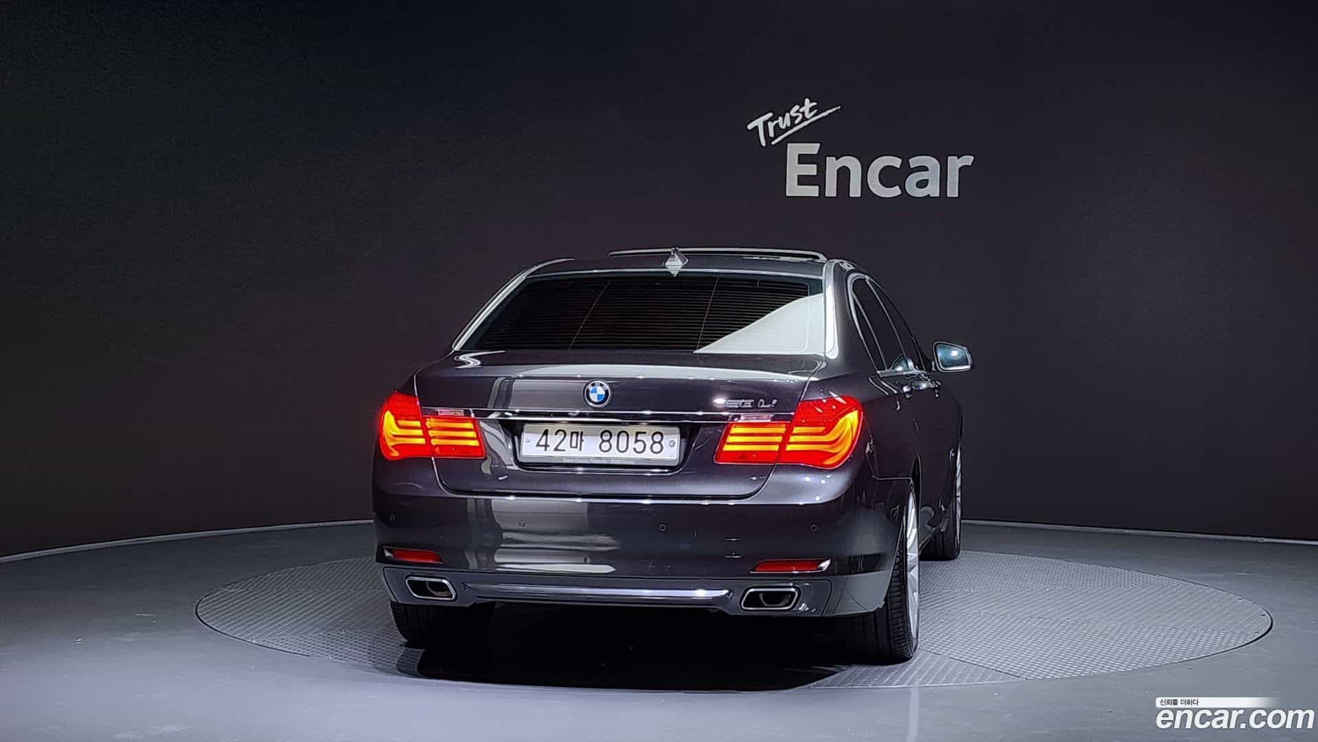 7-Series BMW 2011.0-OUTER-004
