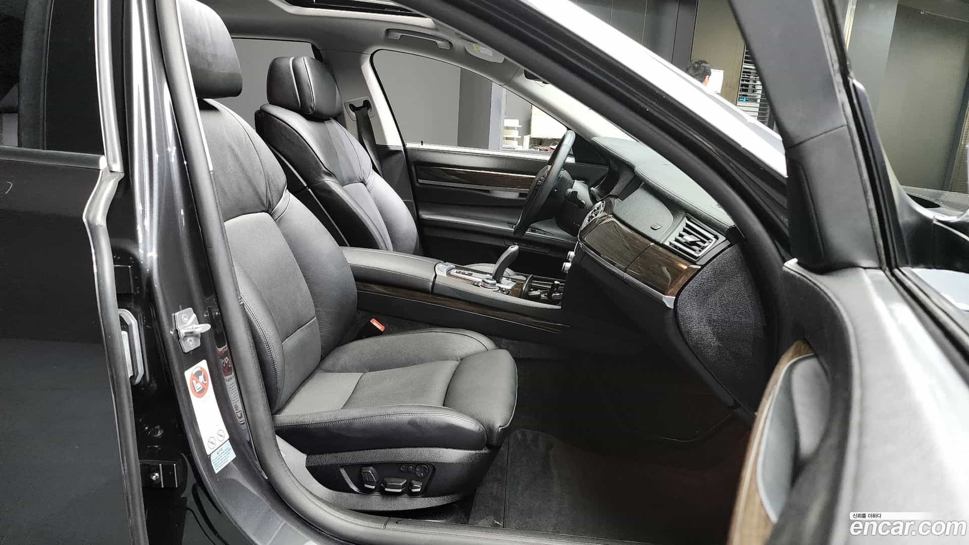 7-Series BMW 2011.0-OPTION-015