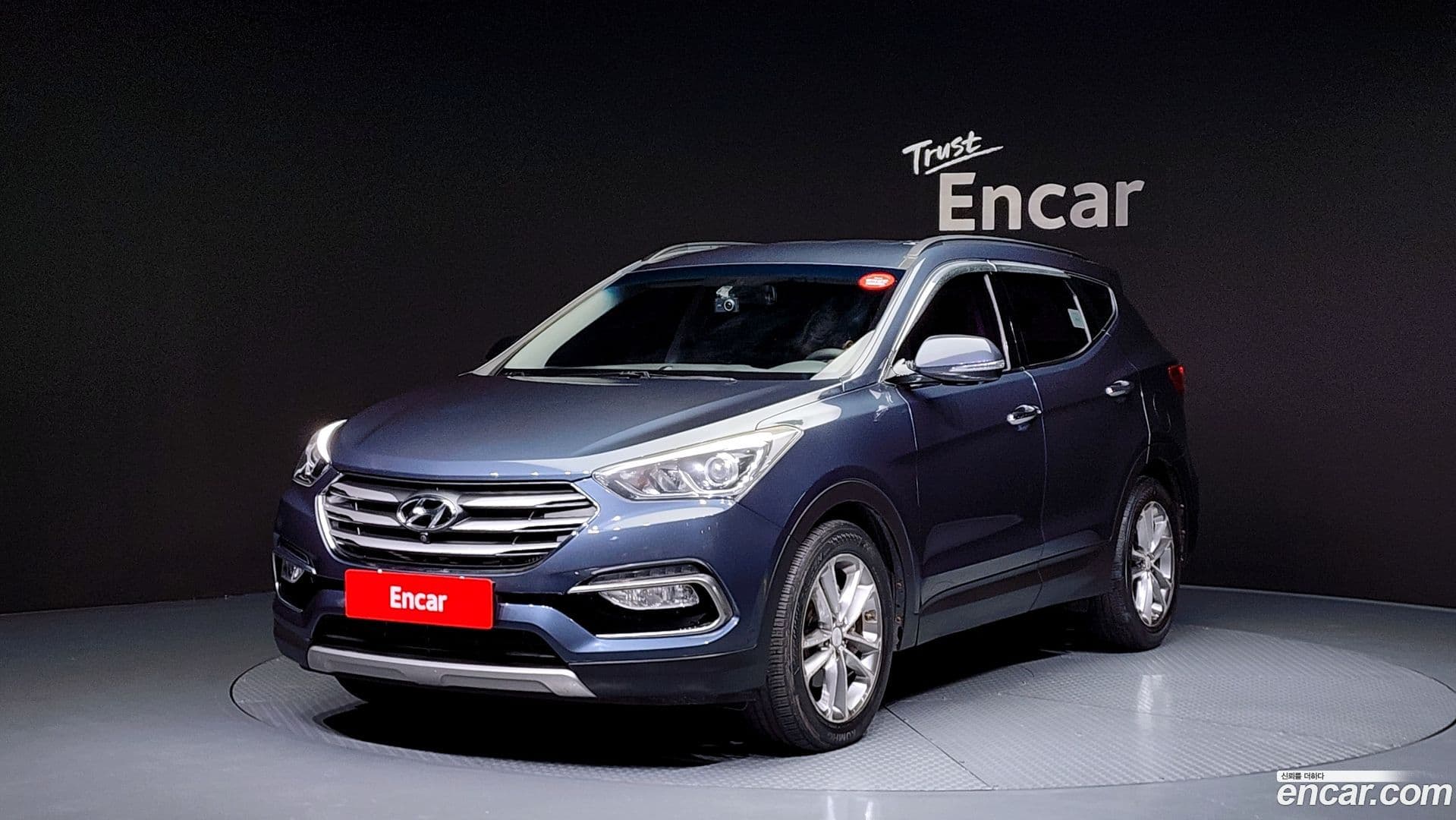 Main__Slider__Photo:Santafe Hyundai 2015.8-0