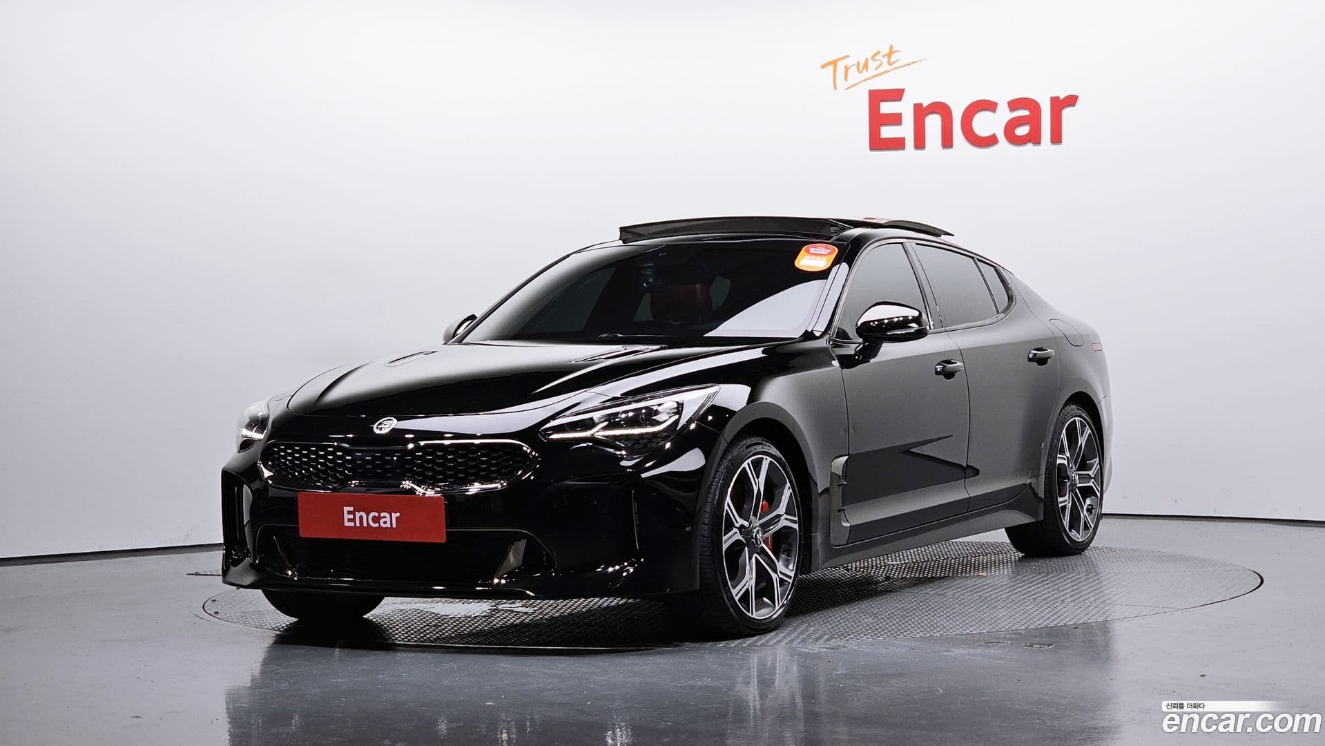 Main__Slider__Photo:Stinger Kia 2017.9-0