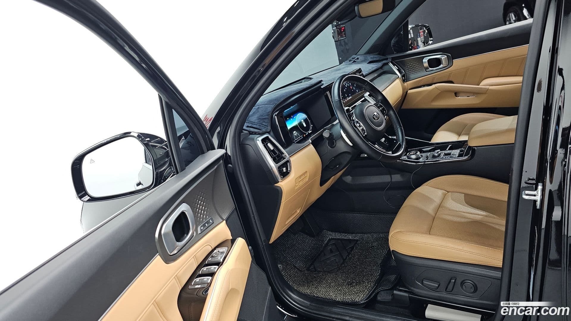 Main__Slider__Photo:Sorento Kia 2020.7-9