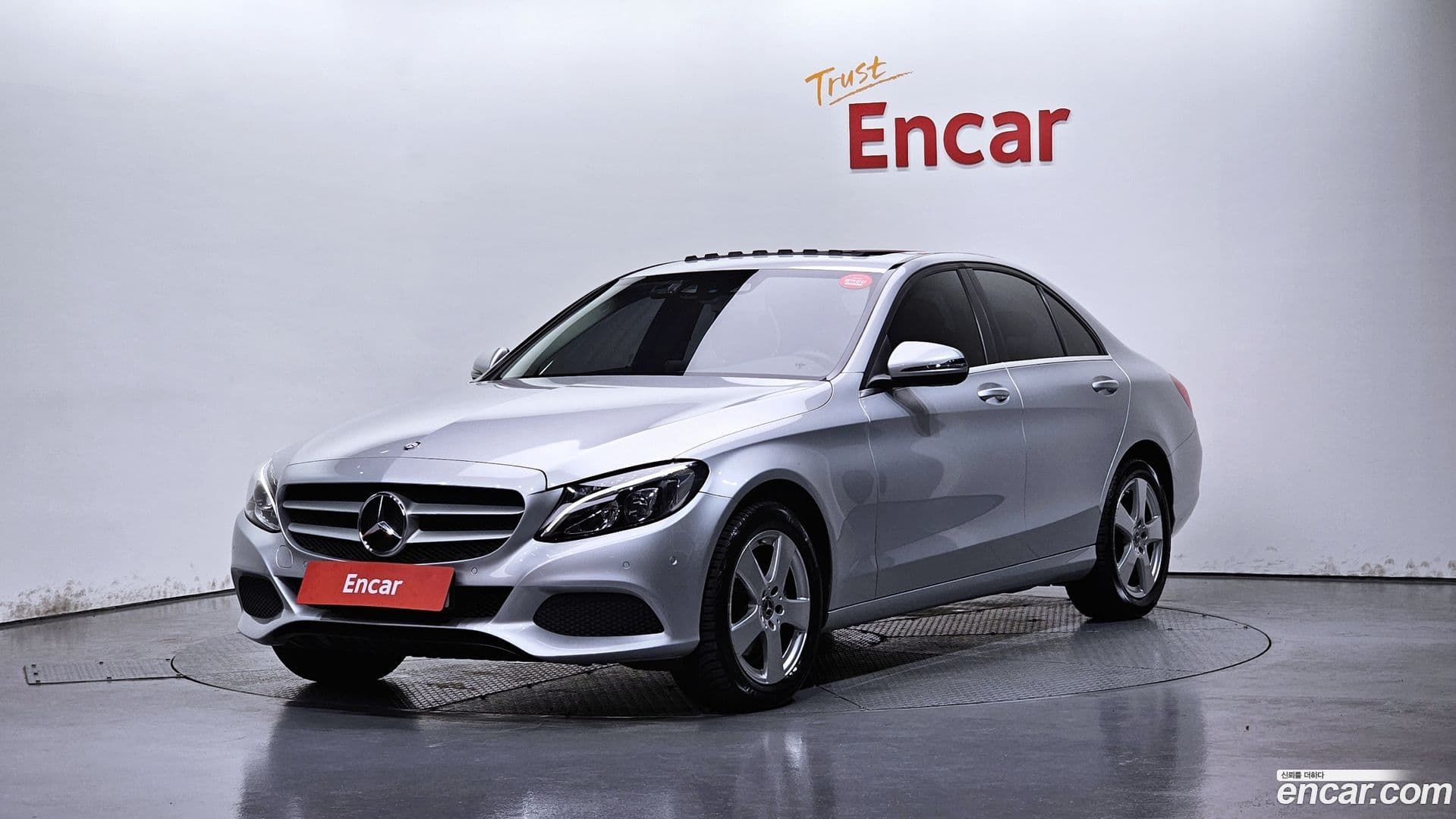 Main__Slider__Photo:C-Class Mercedes-Benz 2017.2-0