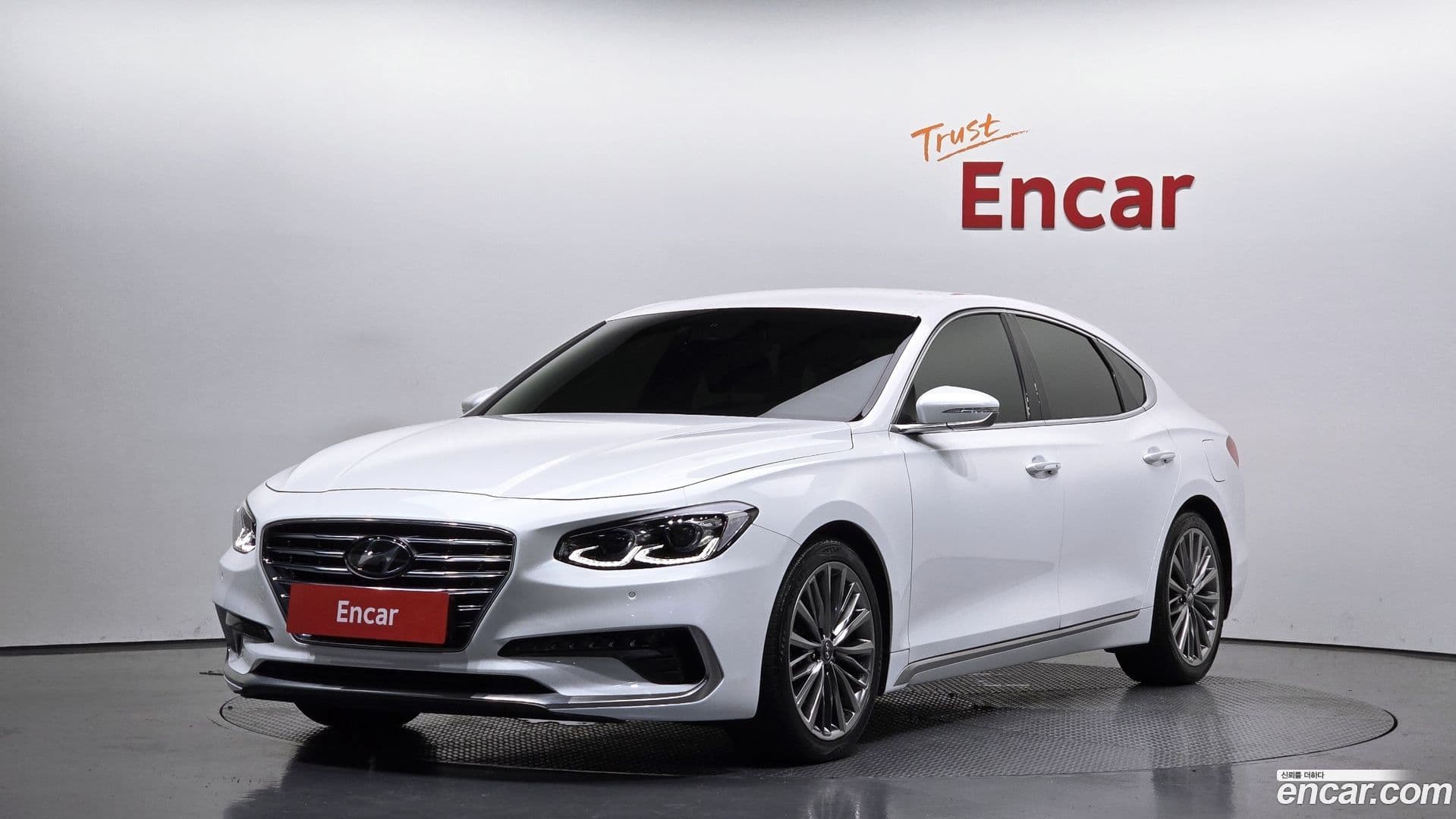Main__Slider__Photo:Grandeur Hyundai 2019.8-0