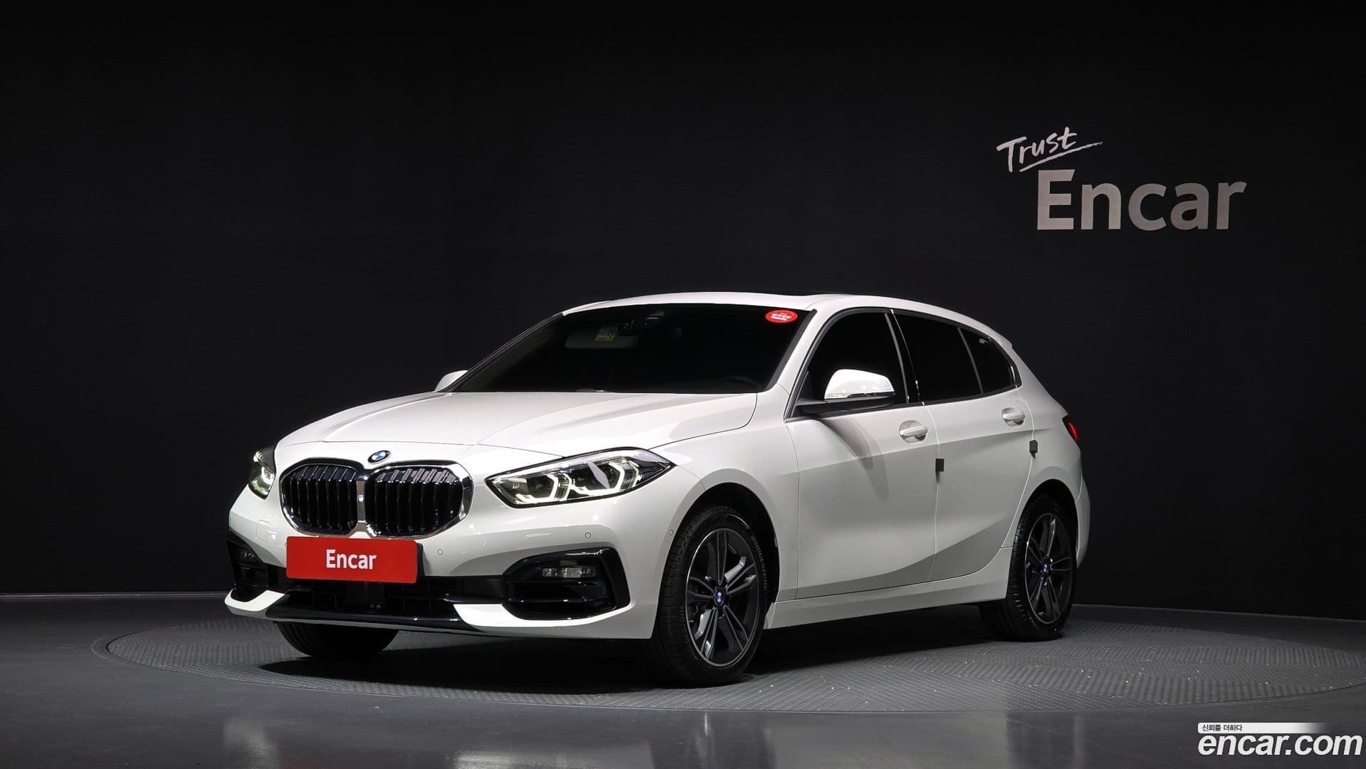 Main__Slider__Photo:1-Series BMW 2023.9-0