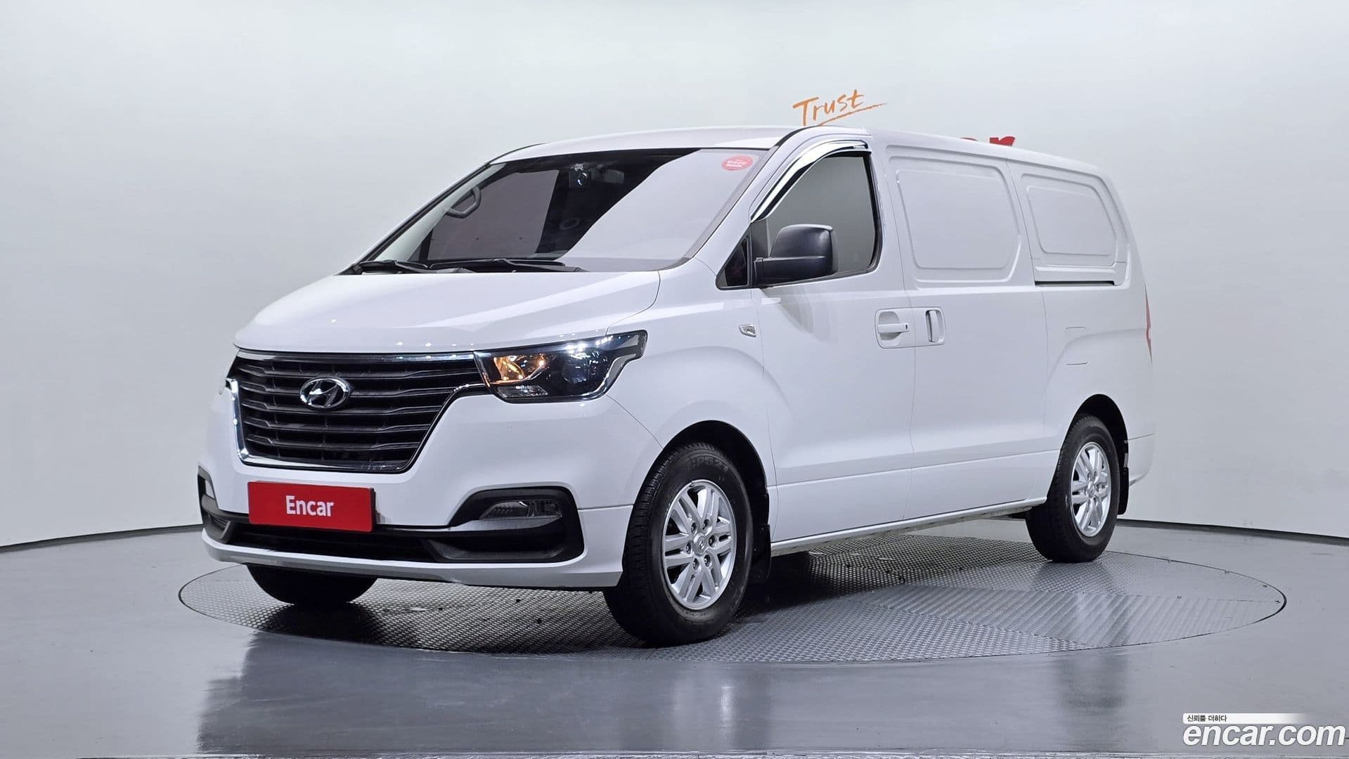 Main__Slider__Photo:Starex Hyundai 2019.0-0
