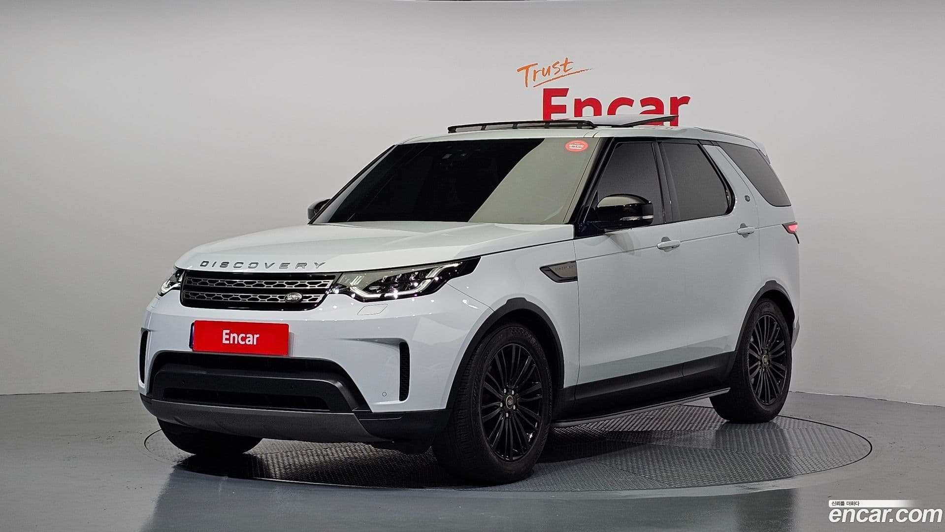 Main__Slider__Photo:Discovery Land Rover 2018.10-0