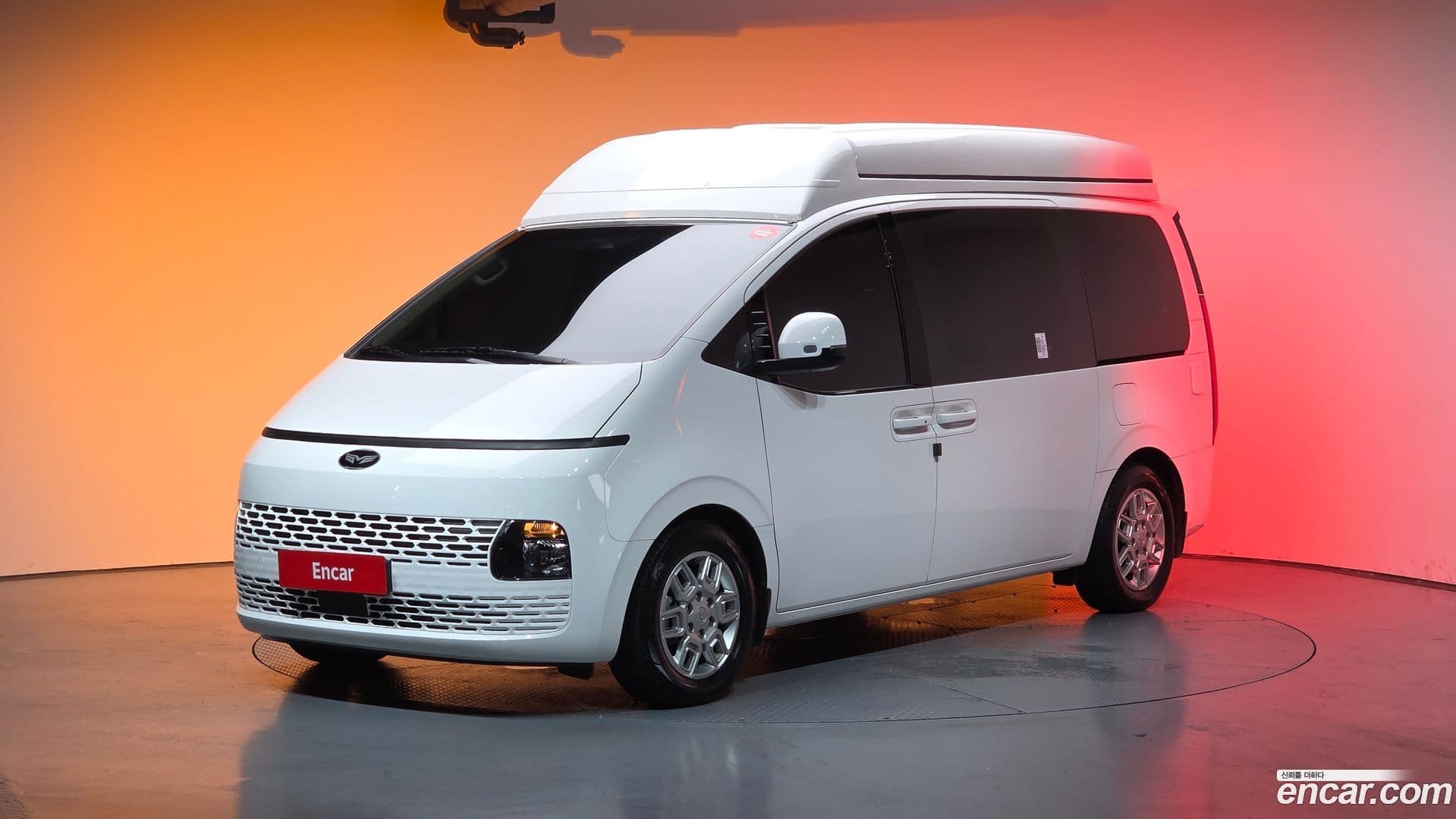 Main__Slider__Photo:Staria Hyundai 2023.10-0