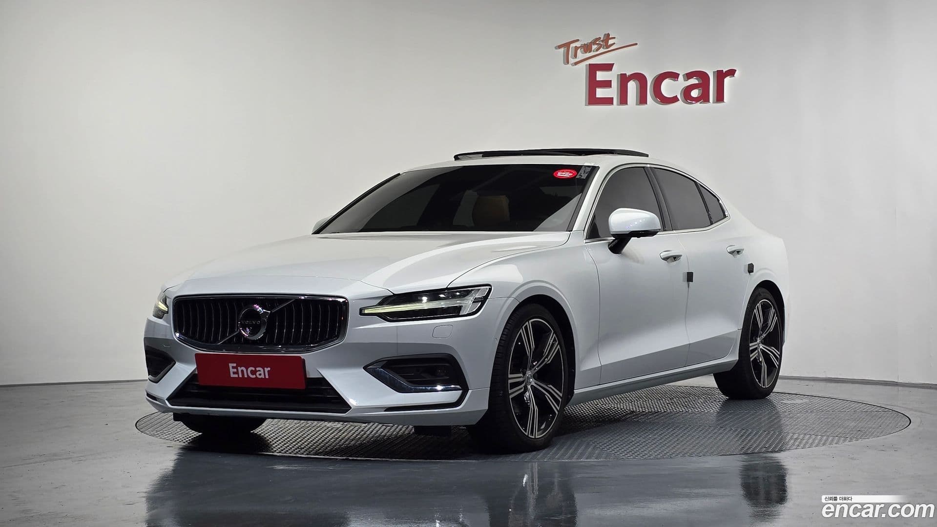 Main__Slider__Photo:S60 Volvo 2019.8-0