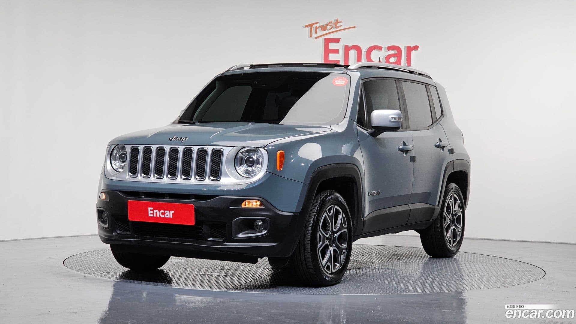 Main__Slider__Photo:Renegade Jeep 2018.11-0
