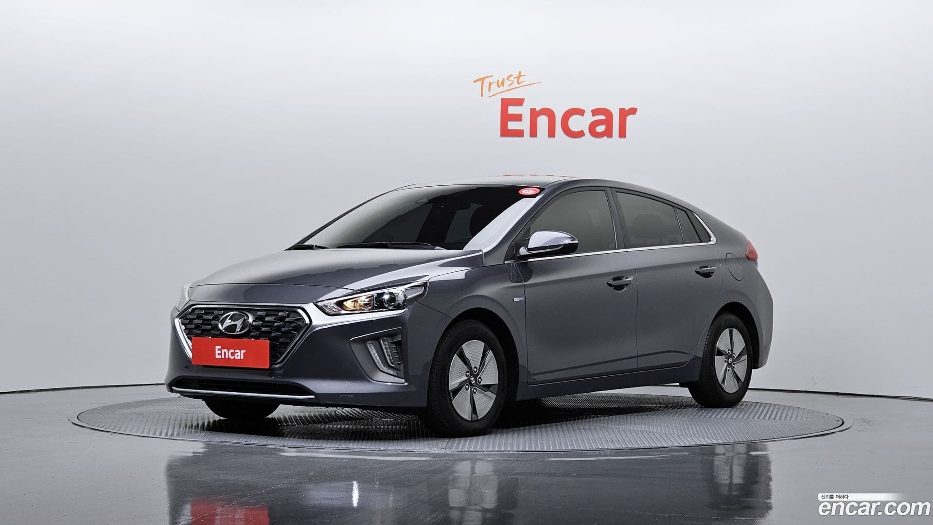Main__Slider__Photo:Ioniq Hyundai 2019.6-0