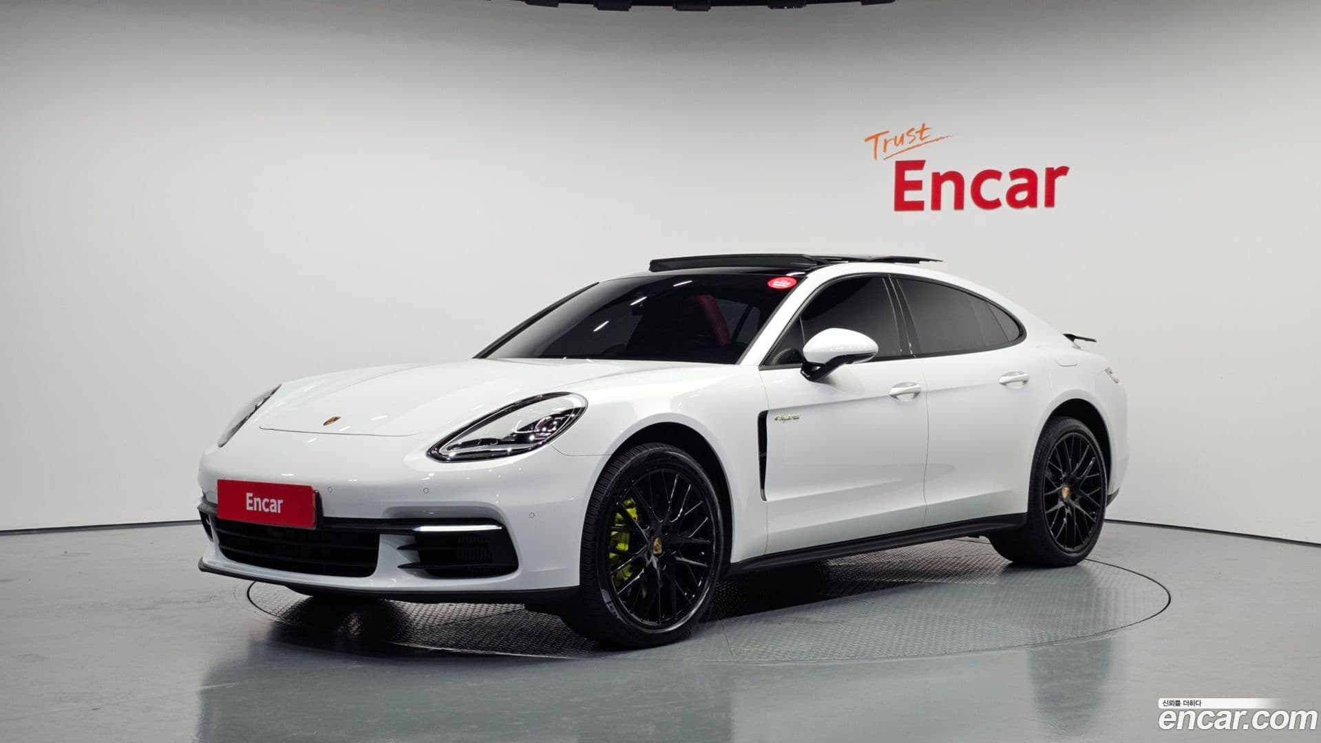 Main__Slider__Photo:Panamera Porsche 2019.10-0