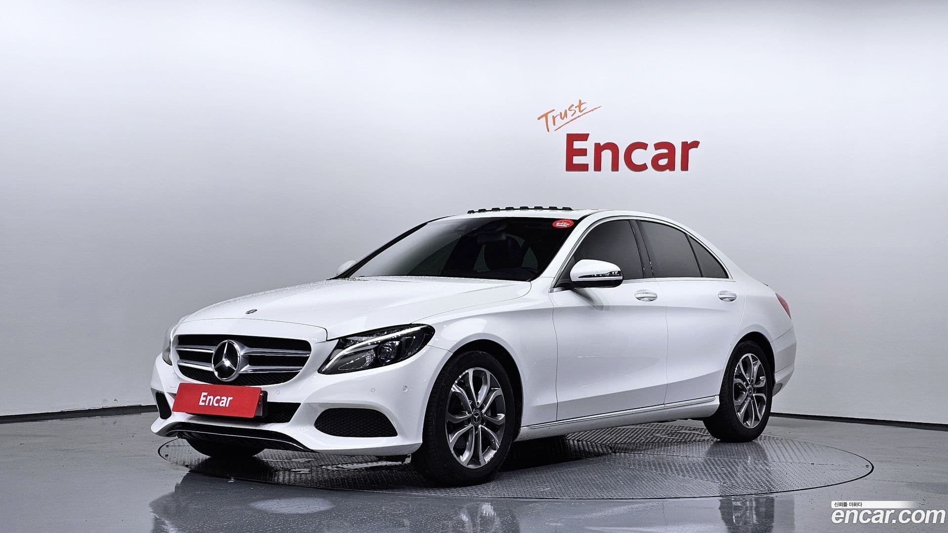 Main__Slider__Photo:C-Class Mercedes-Benz 2017.3-0