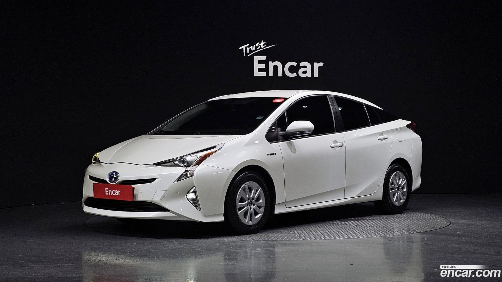Main__Slider__Photo:Prius Toyota 2016.10-0