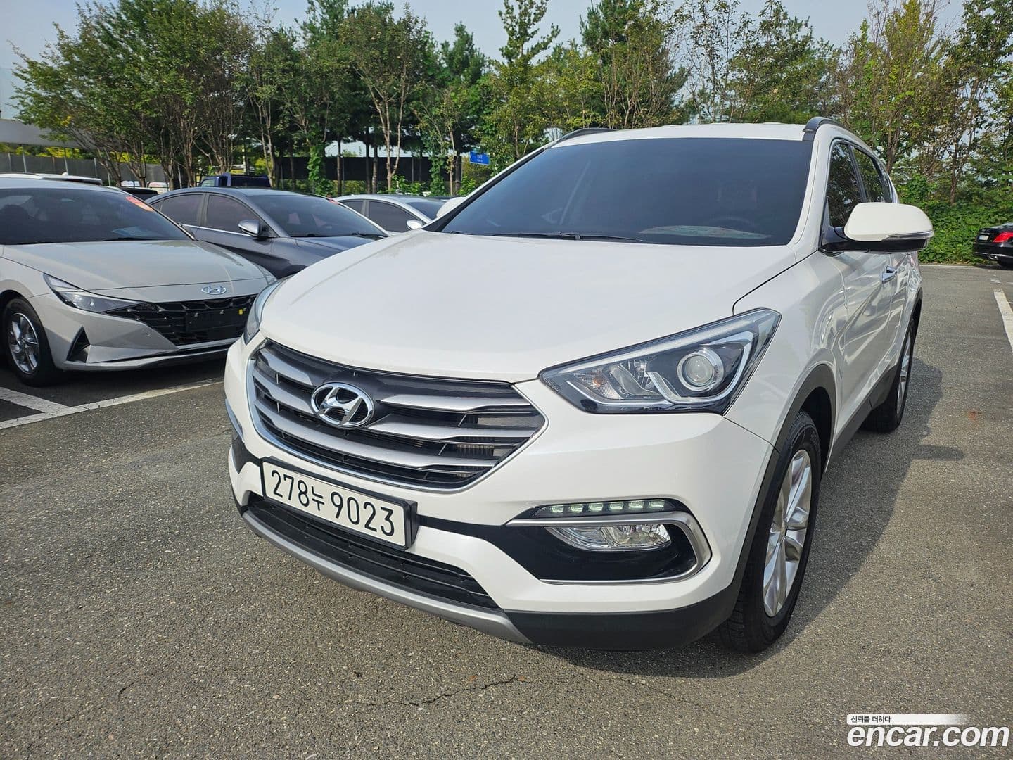 Main__Slider__Photo:Santafe Hyundai 2015.5-0