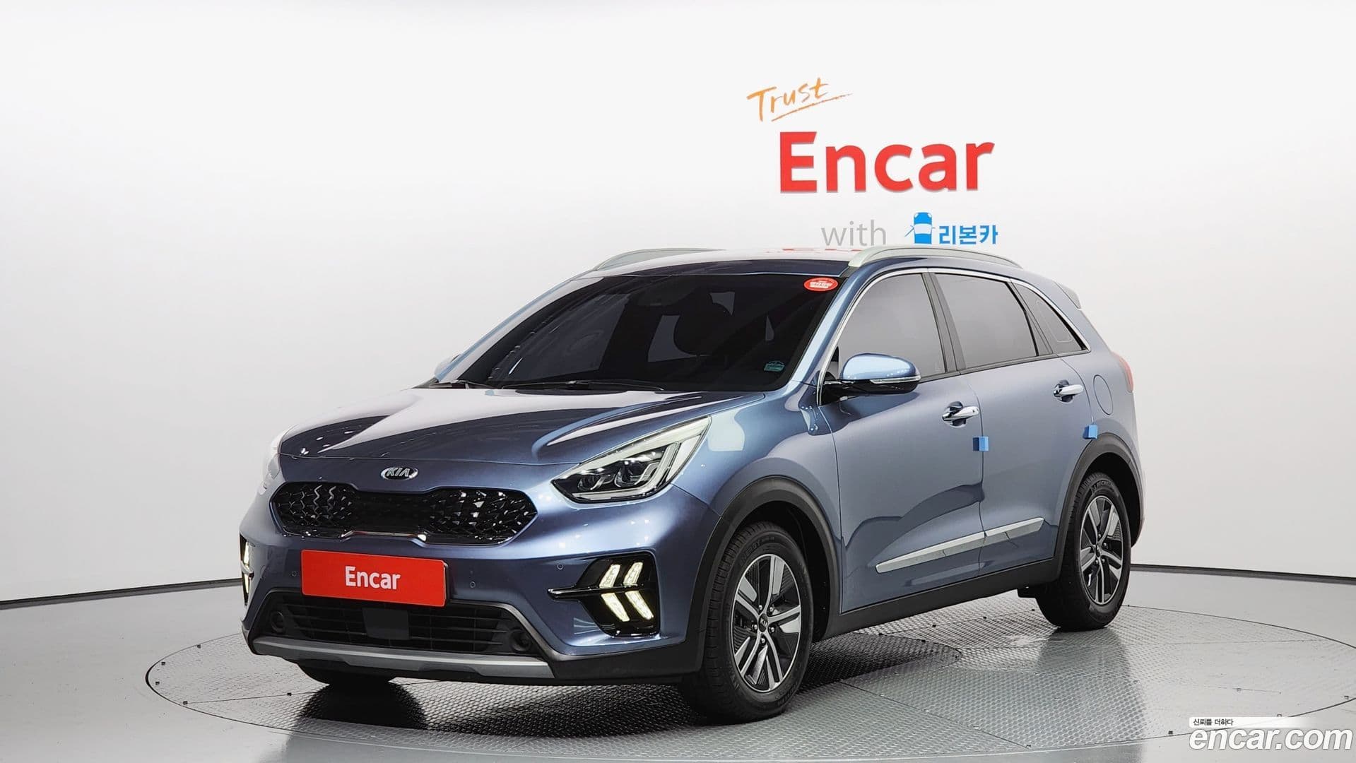 Main__Slider__Photo:Niro Kia 2019.4-0