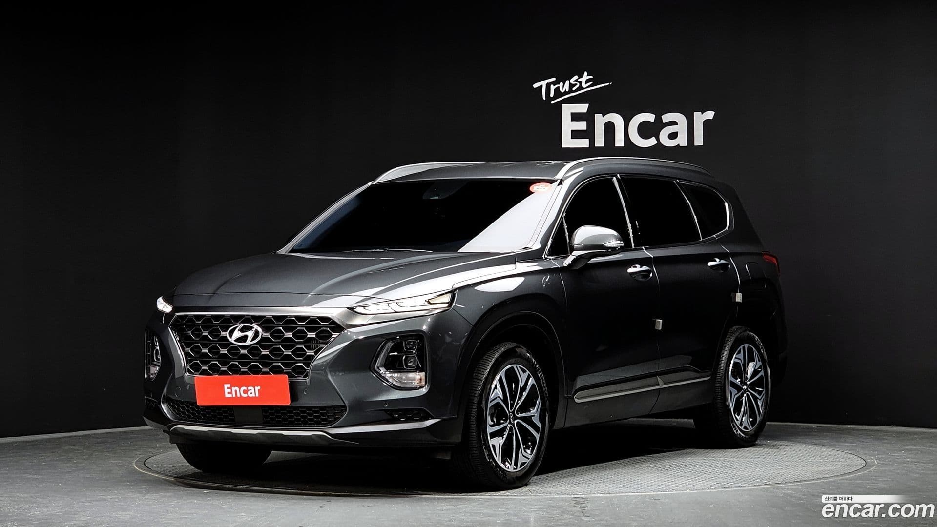Main__Slider__Photo:Santafe Hyundai 2018.8-0